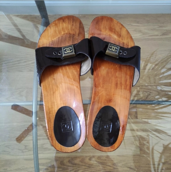 Chanel CC Logo 40/8.5 Parent Leather Buckled Slide Sandals 40/8.5 Dark Brown - Picture 4 of 15